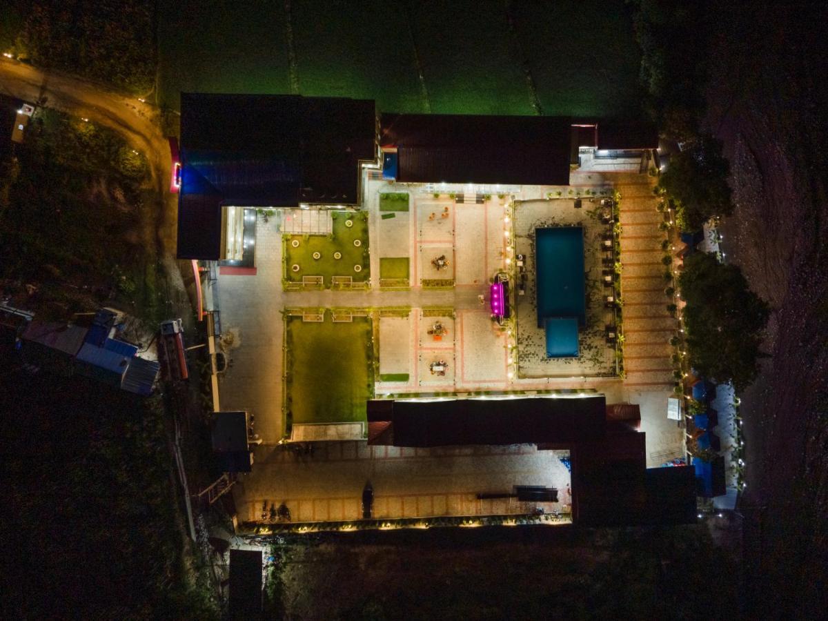 Quick 20 Riverside Hotel Amlekhganj Exterior foto